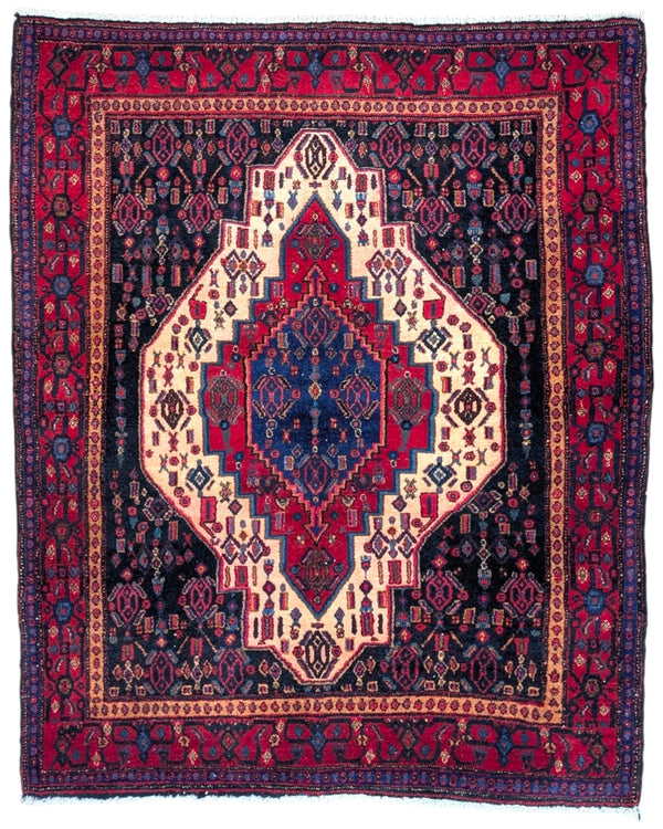 Tappeto Sanneh 160x134 cm con disegno geometrico in salotto raffinato