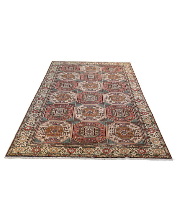 Tappeto turco geometrico 295x292 cm annodato a mano, motivo a ottagoni e rombi, colori rosso mattone, beige e verde, con bordura decorata e certificato di garanzia.