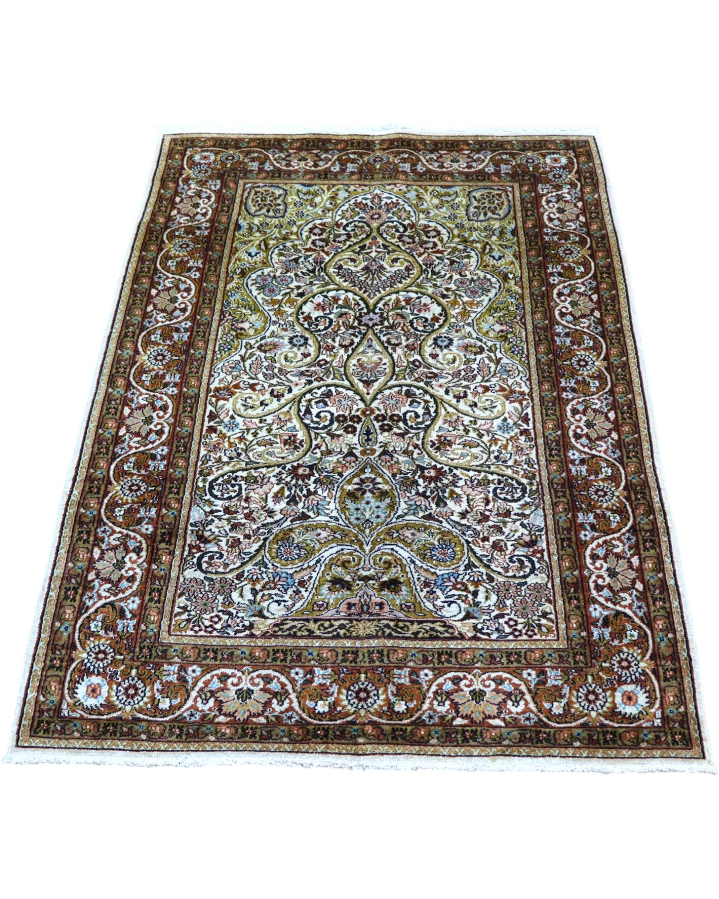 Tappeto indiano 150x96 cm annodato a mano, fondo avorio con motivi floreali dettagliati in marrone, oro e azzurro, design elegante tradizionale