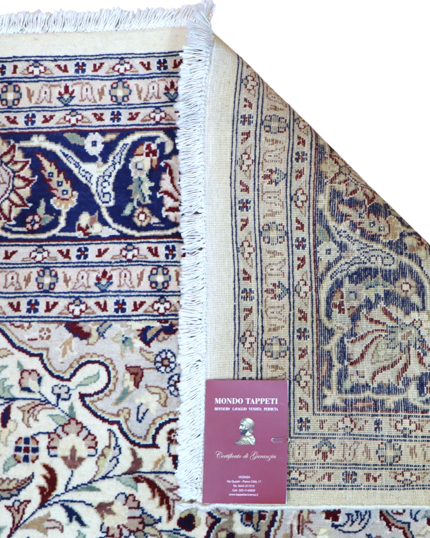 "Tappeto Kashmir avorio e blu con medaglione centrale, 278x187 cm."