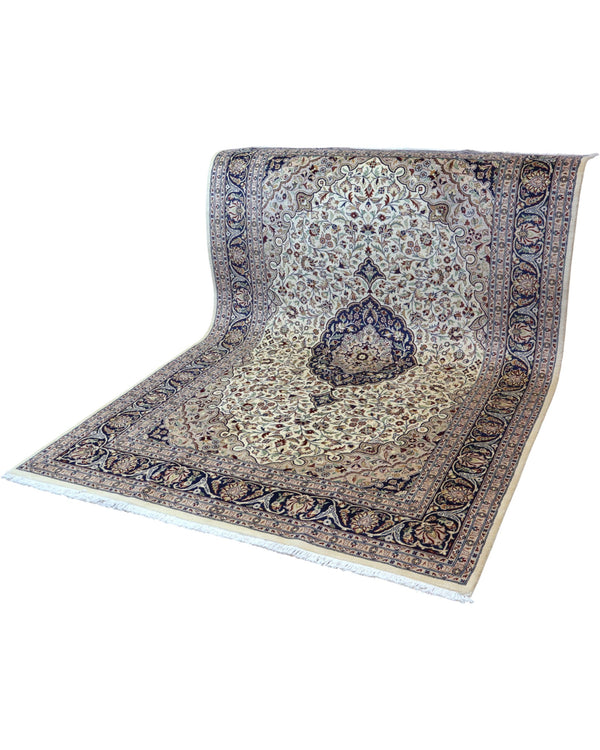 "Tappeto Kashmir avorio e blu con medaglione centrale, 278x187 cm."