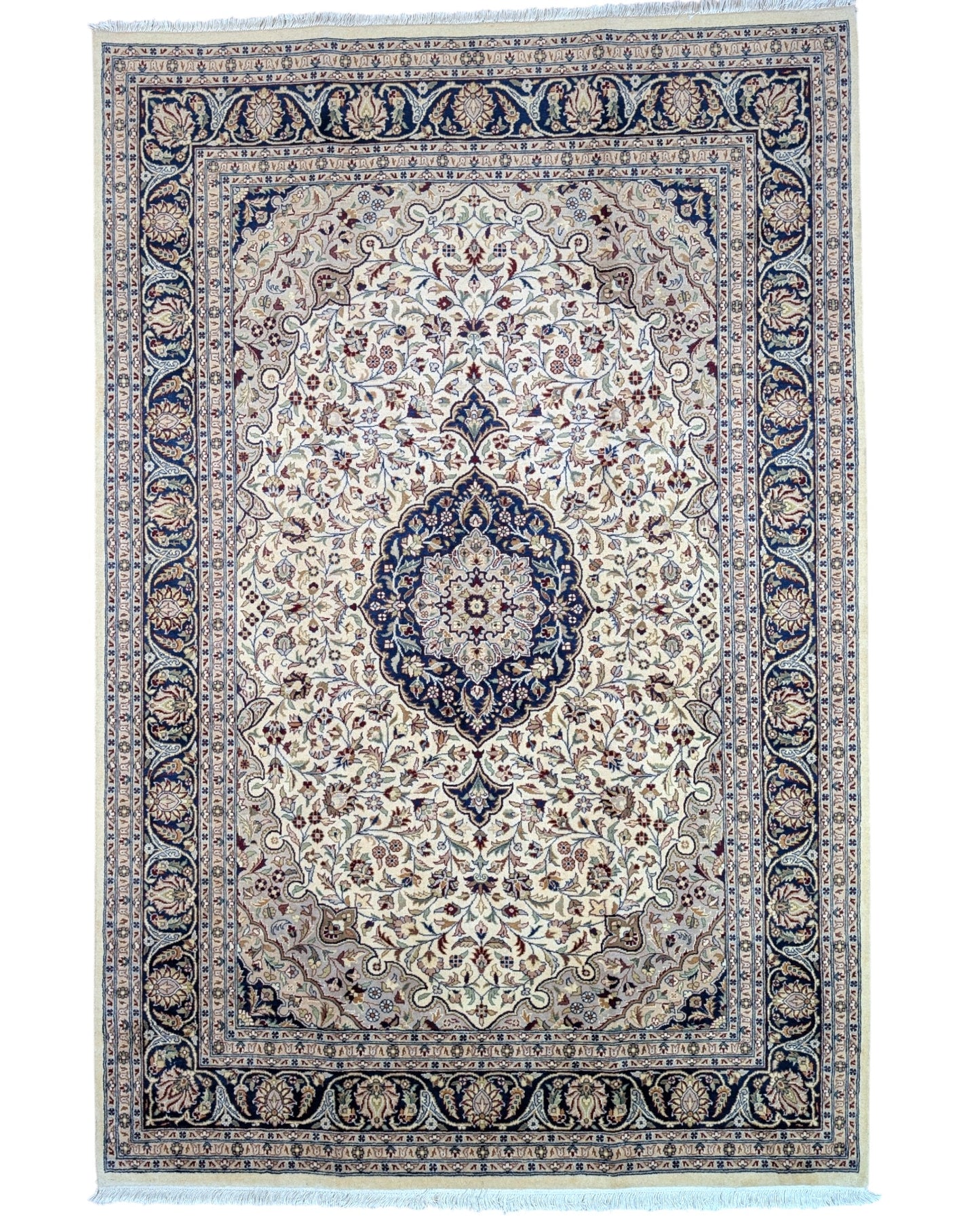 "Tappeto Kashmir avorio e blu con medaglione centrale, 278x187 cm."