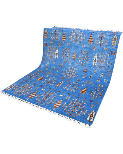 "Tappeto moderno blu con motivi Gabbeh stilizzati in oro, crema e rosso, annodato a mano, 300x200 cm."