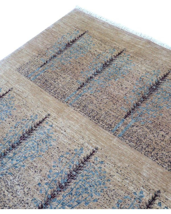 "Tappeto Moderno beige con alberi stilizzati in pattern ripetuto, 292x207 cm."