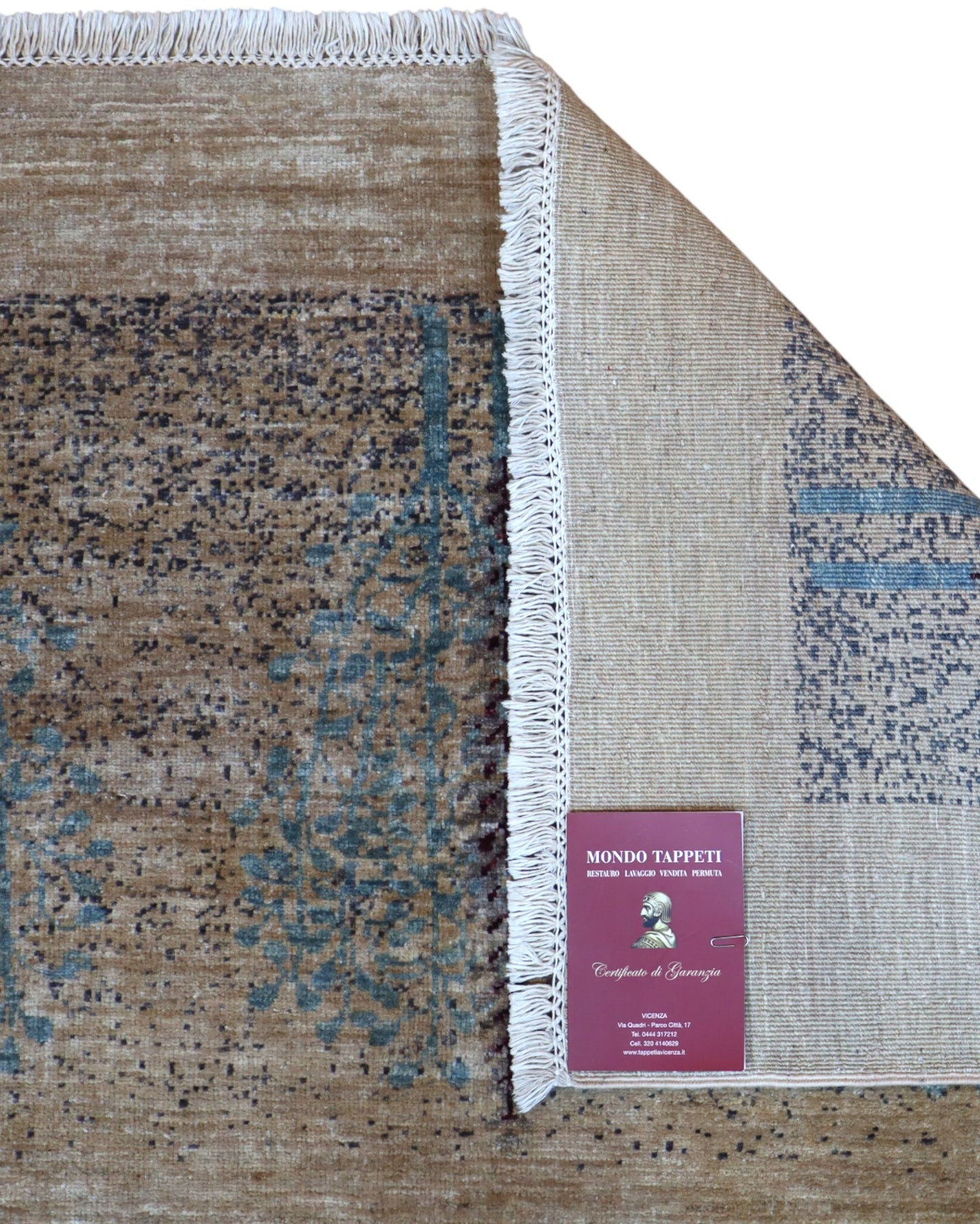 "Tappeto Moderno beige con alberi stilizzati in pattern ripetuto, 292x207 cm."