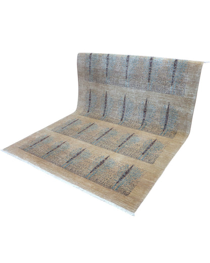 "Tappeto Moderno beige con alberi stilizzati in pattern ripetuto, 292x207 cm."