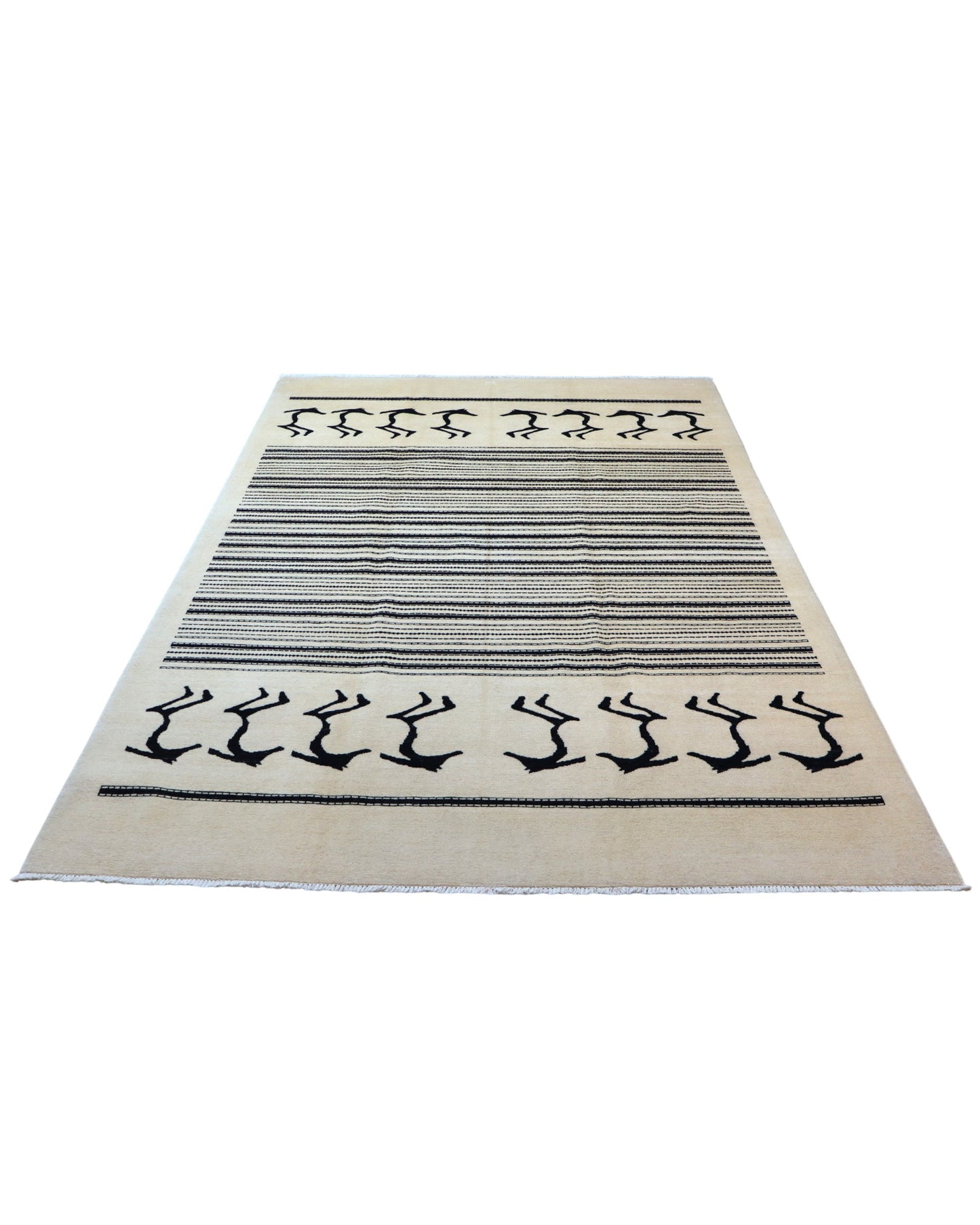 "Tappeto Moderno beige con figure stilizzate nere e righe geometriche, 297x197 cm."