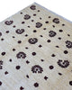 "Tappeto Moderno beige con piccoli motivi floreali marrone scuro, 286x195 cm."