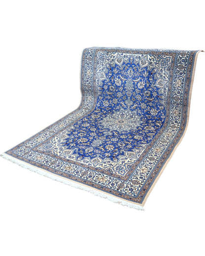 "Tappeto Nain persiano blu e avorio con medaglione centrale, 217x176 cm."
