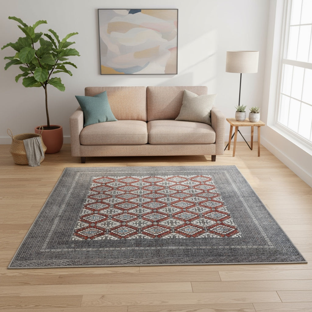 Tappeto Bukhara 230x249 cm, annodato a mano, con motivo geometrico a diamante su fondo scuro. Realizzato con lana pregiata e cotone resistente, certificato di autenticità incluso.
