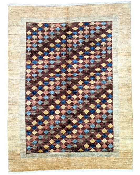 Tappeto moderno Gabbhe 197x149 cm, mosaico geometrico multicolore con rombi, cornice beige, artigianato persiano, certificato di autenticità incluso.