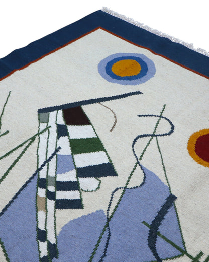 Tappeto Kilim moderno 228x204 cm con fondo chiaro e motivi astratti multicolori, tramato ed annodato a mano, provenienza Afghanistan.