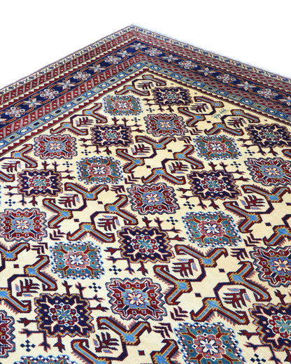 Tappeto Kilim moderno 228x204 cm con fondo chiaro e motivi astratti multicolori, tramato ed annodato a mano, provenienza Afghanistan.