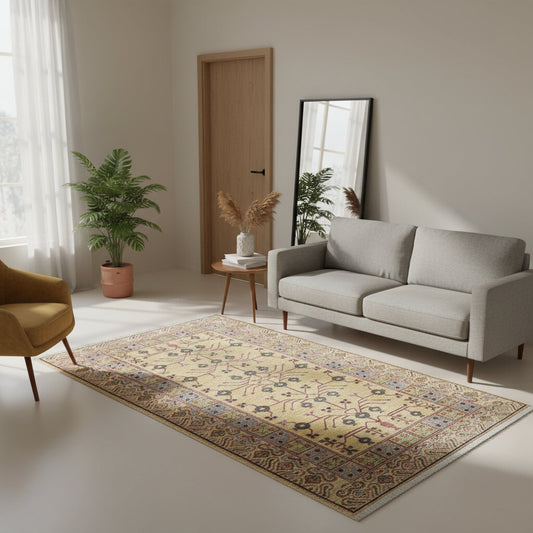 Tappeto Kazak, annodato a mano, 235 x 155 cm, fondo beige con motivi geometrici.