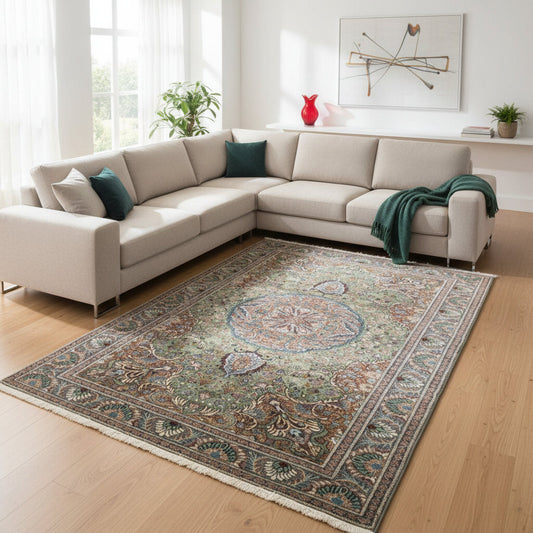 Tappeto Ushak 290x193 cm, fondo verde salvia con medaglione centrale ruggine, blu e avorio, motivi floreali, annodato a mano, certificato incluso.