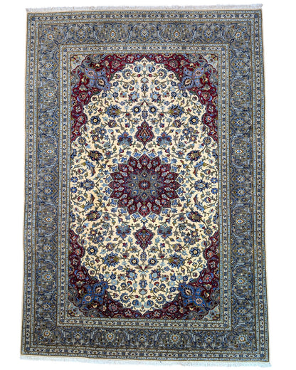 "Tappeto Kashan persiano avorio rosso e blu con medaglione centrale, 310x214 cm."
