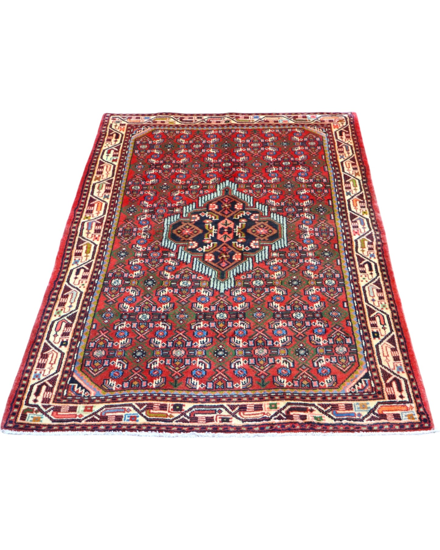 Tappeto Hamedan rosso 150x105 cm con disegno tradizionale in salotto