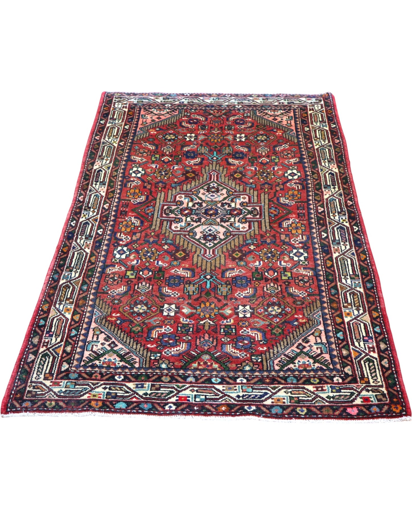 Tappeto Hamedan rosso 174x112 cm con disegno tradizionale in salotto