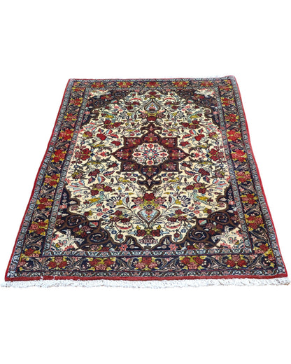 Tappeto Bijar avorio 165x115 cm con medaglione centrale in salotto