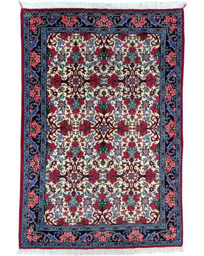 Tappeto persiano 160x107 cm avorio con motivi floreali in soggiorno elegante