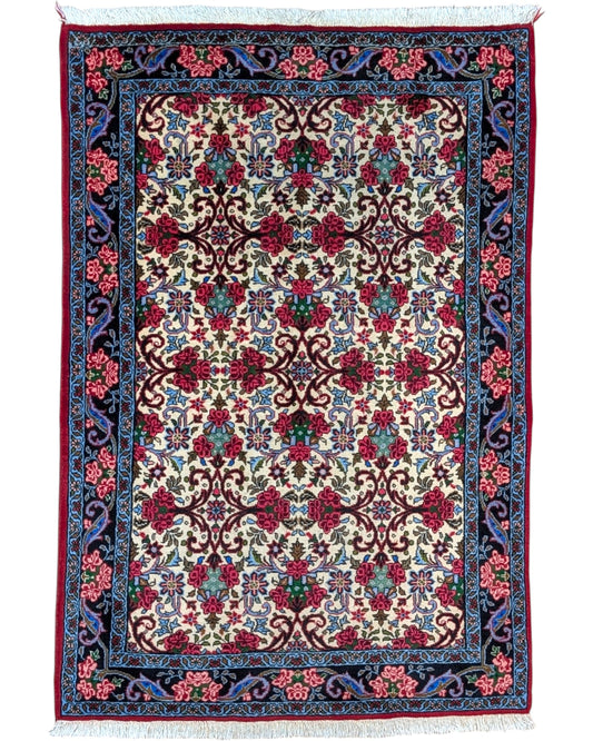 Tappeto persiano 160x107 cm avorio con motivi floreali in soggiorno elegante