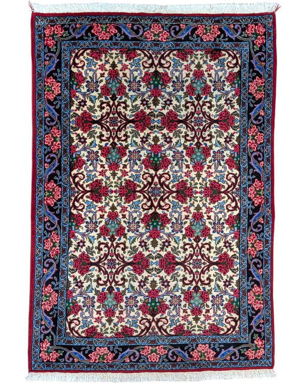 Tappeto persiano 160x107 cm avorio con motivi floreali in soggiorno elegante