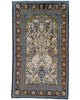 Tappeto persiano 157x97 cm beige con motivi floreali in soggiorno elegante