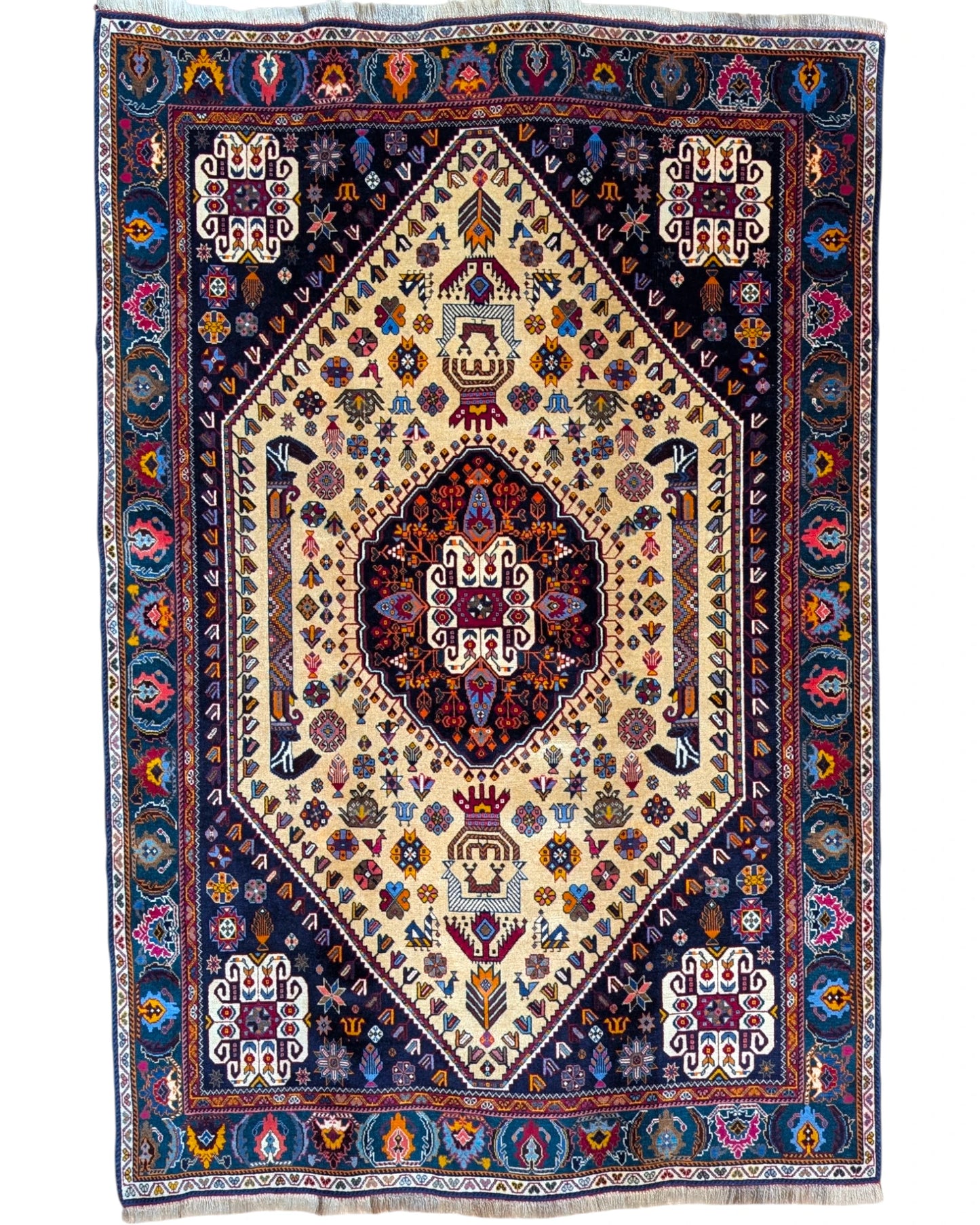Tappeto 239x160 cm avorio e blu con medaglione geometrico per soggiorno elegante.