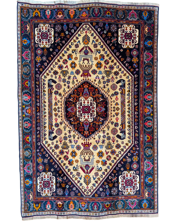 Tappeto 239x160 cm avorio e blu con medaglione geometrico per soggiorno elegante.