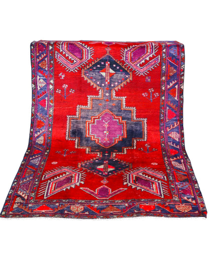 Tappeto 246x163 cm rosso per ingresso raffinato con motivi tribali orientali.