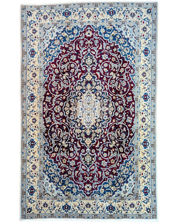 Tappeto 257x161 cm bordeaux e crema in soggiorno elegante con medaglione floreale persiano.