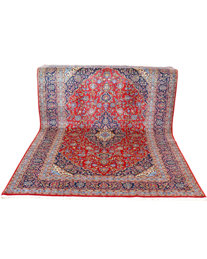"Tappeto Kashan persiano rosso rubino con medaglione centrale e motivi floreali, 300x204 cm, annodato a mano."