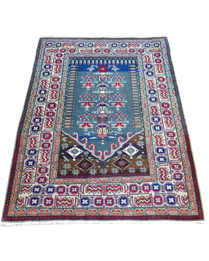 Tappeto orientale blu 133x89 cm con disegni floreali in ingresso