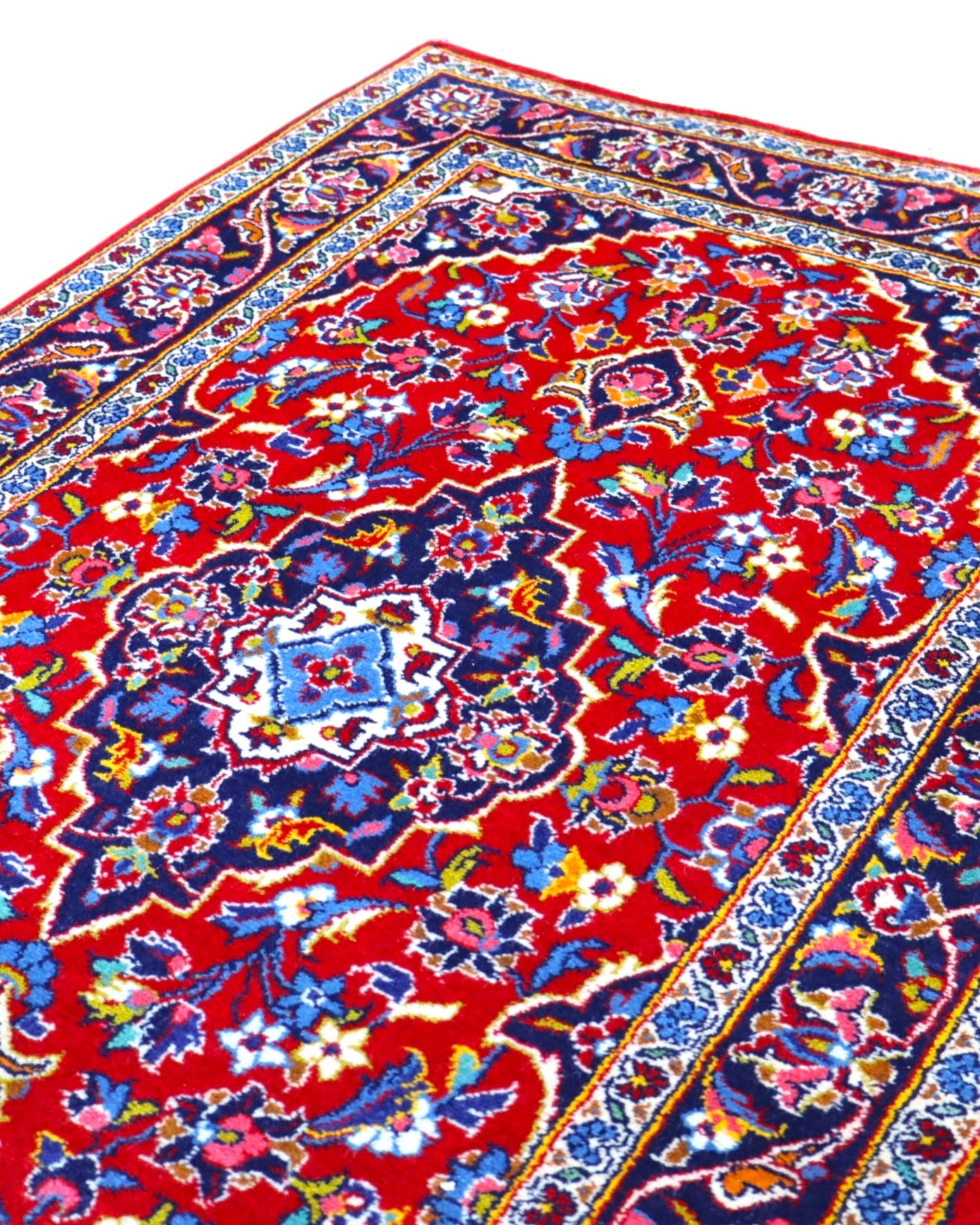 tappeto kashan persiano fatto a mano fondo rosso con medaglione floreale centrale