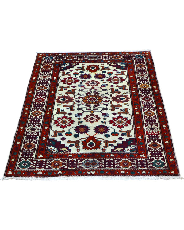 Tappeto Kazak 130x109 cm con colori vivaci, perfetto per salotto.