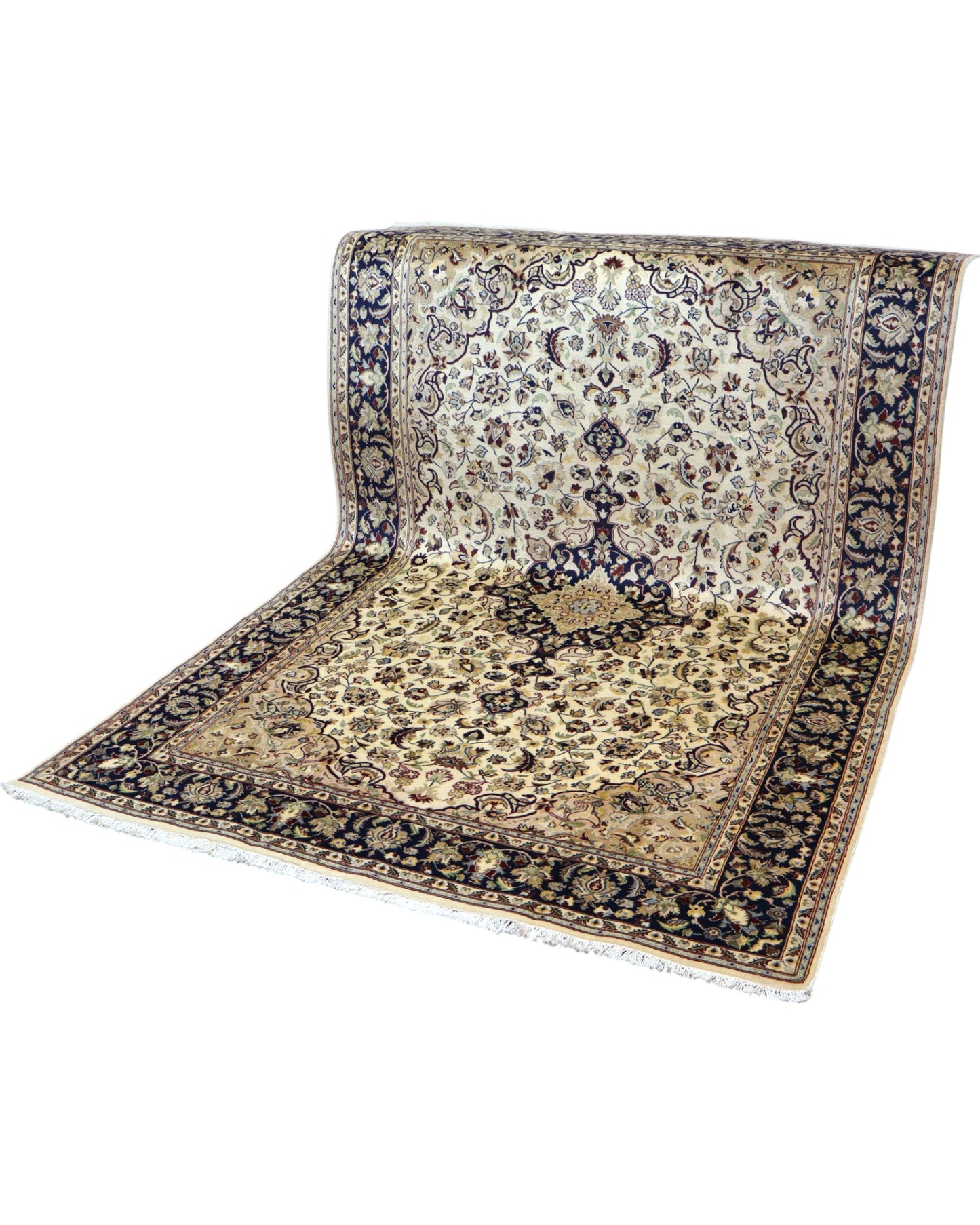 "Tappeto Kashmar persiano con fondo crema e medaglione blu notte, motivi floreali, 268x179 cm, annodato a mano."