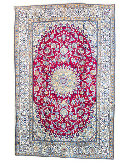 "Tappeto Nain persiano rosso rubino con medaglione avorio e motivi floreali, 302x201 cm, annodato a mano."