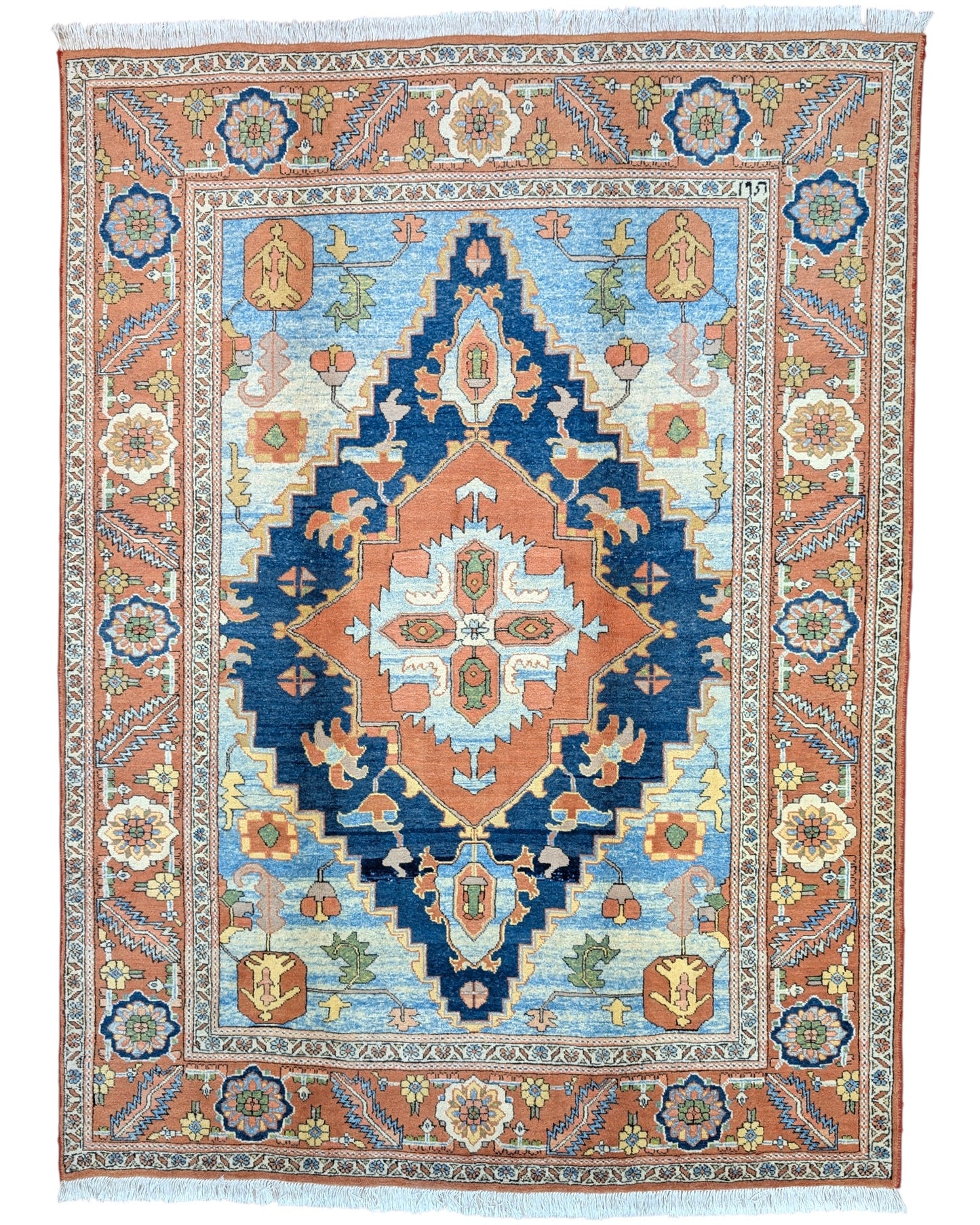 "Tappeto Heriz tradizionale con medaglione geometrico in azzurro, blu e terracotta, annodato a mano, 288x210 cm."