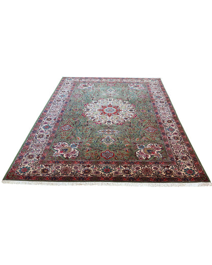 Tappeto Tabriz 60 Raj annodato a mano 300x200cm, fondo verde salvia, con motivi floreali e medaglione centrale.