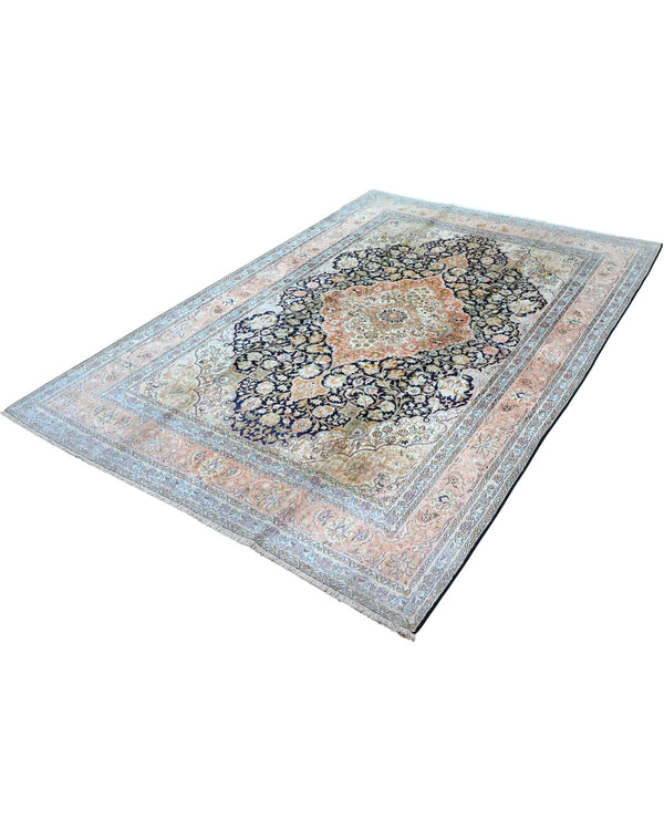 "Tappeto indiano classico annodato a mano con medaglione e motivi floreali, 283x182 cm."