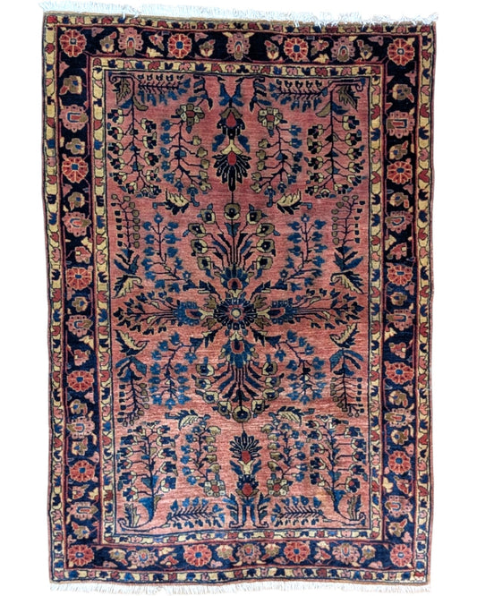 Tappeto persiano antico 150x104 cm rosa con motivi floreali in soggiorno elegante