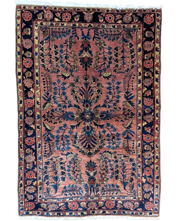 Tappeto persiano antico 150x104 cm rosa con motivi floreali in soggiorno elegante