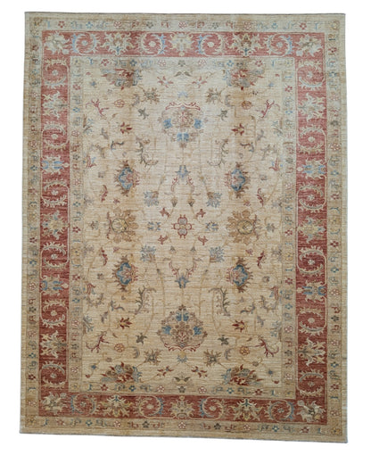 Tappeto Farahan annodato a mano in Afghanistan con motivo floreale stilizzato. Dimensioni 225x174 cm, realizzato con cotone e lana, con colori vegetali naturali.